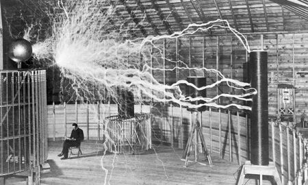 Nikola Tesla with magnifying transmitter 450x270 - 6 ideas to live your green entrepreneurial dream and change the world